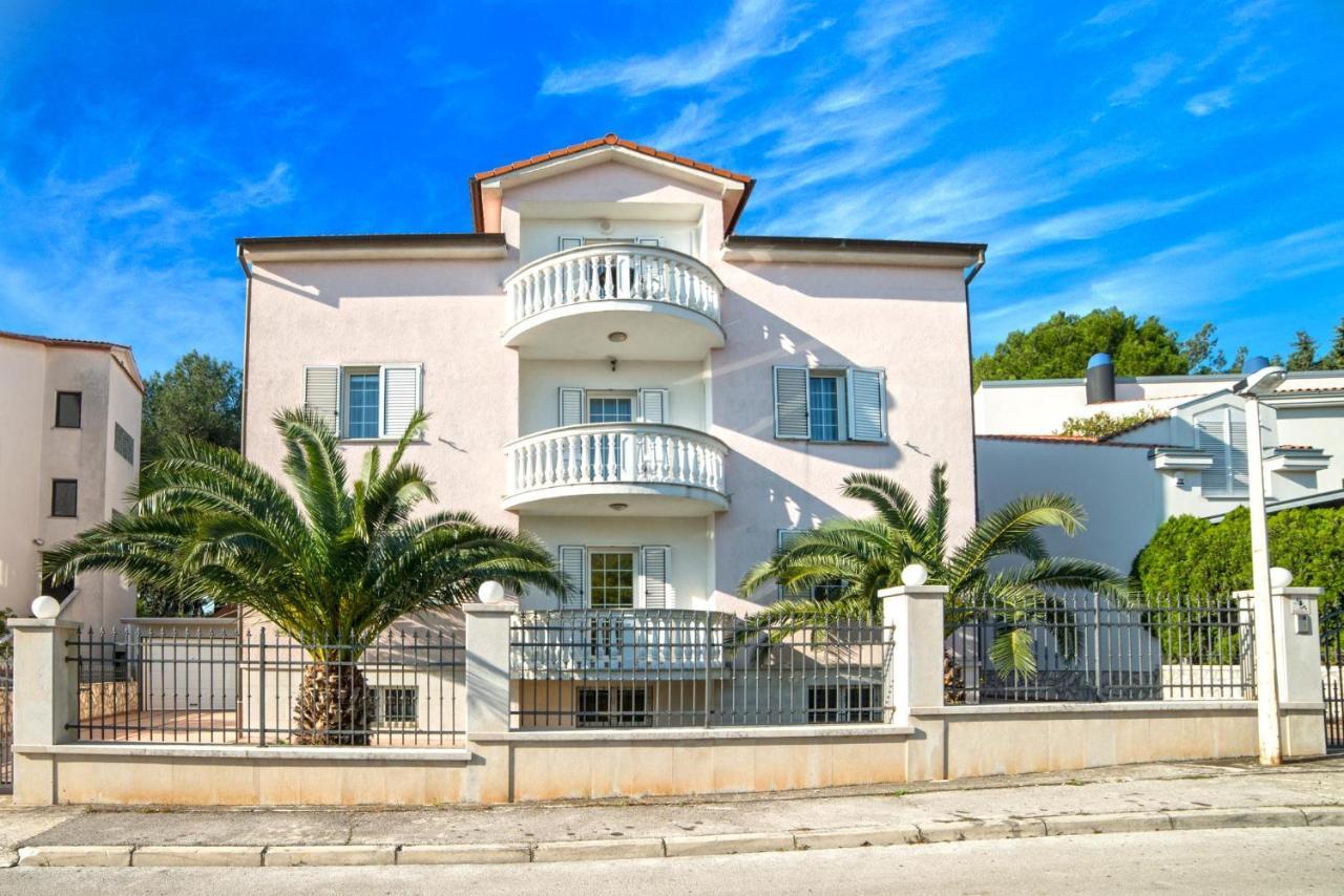 Apartments Ori بولا المظهر الخارجي الصورة