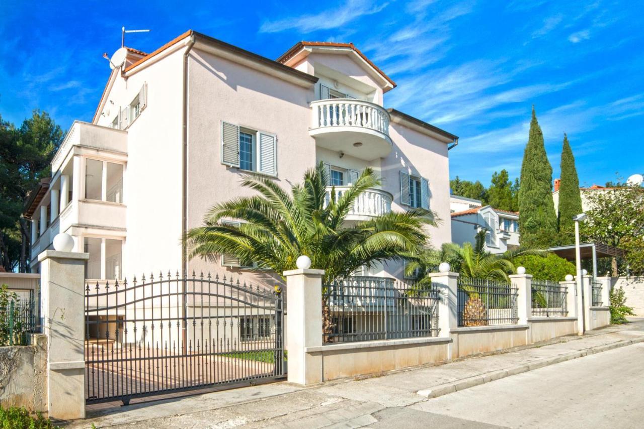 Apartments Ori بولا المظهر الخارجي الصورة