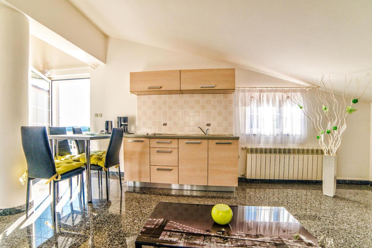 Apartments Ori بولا المظهر الخارجي الصورة