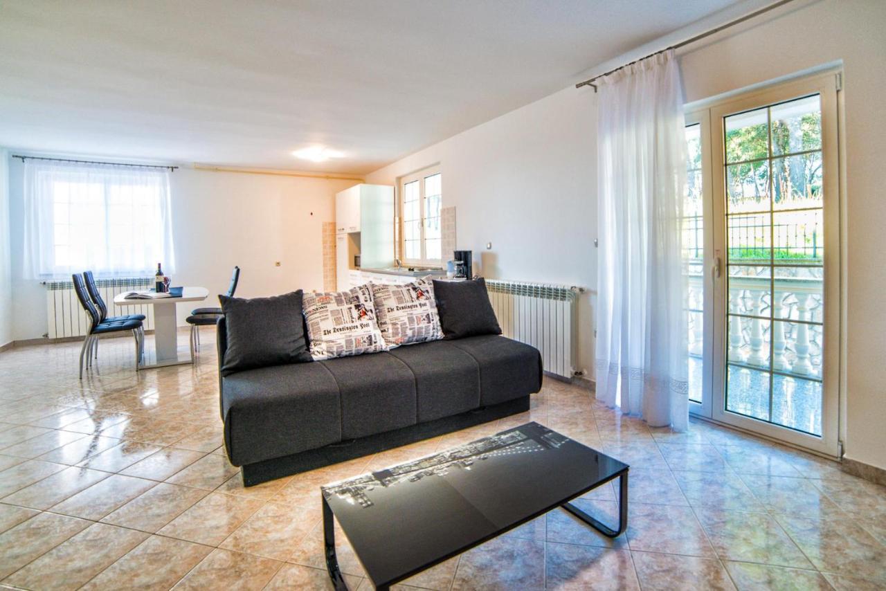 Apartments Ori بولا المظهر الخارجي الصورة