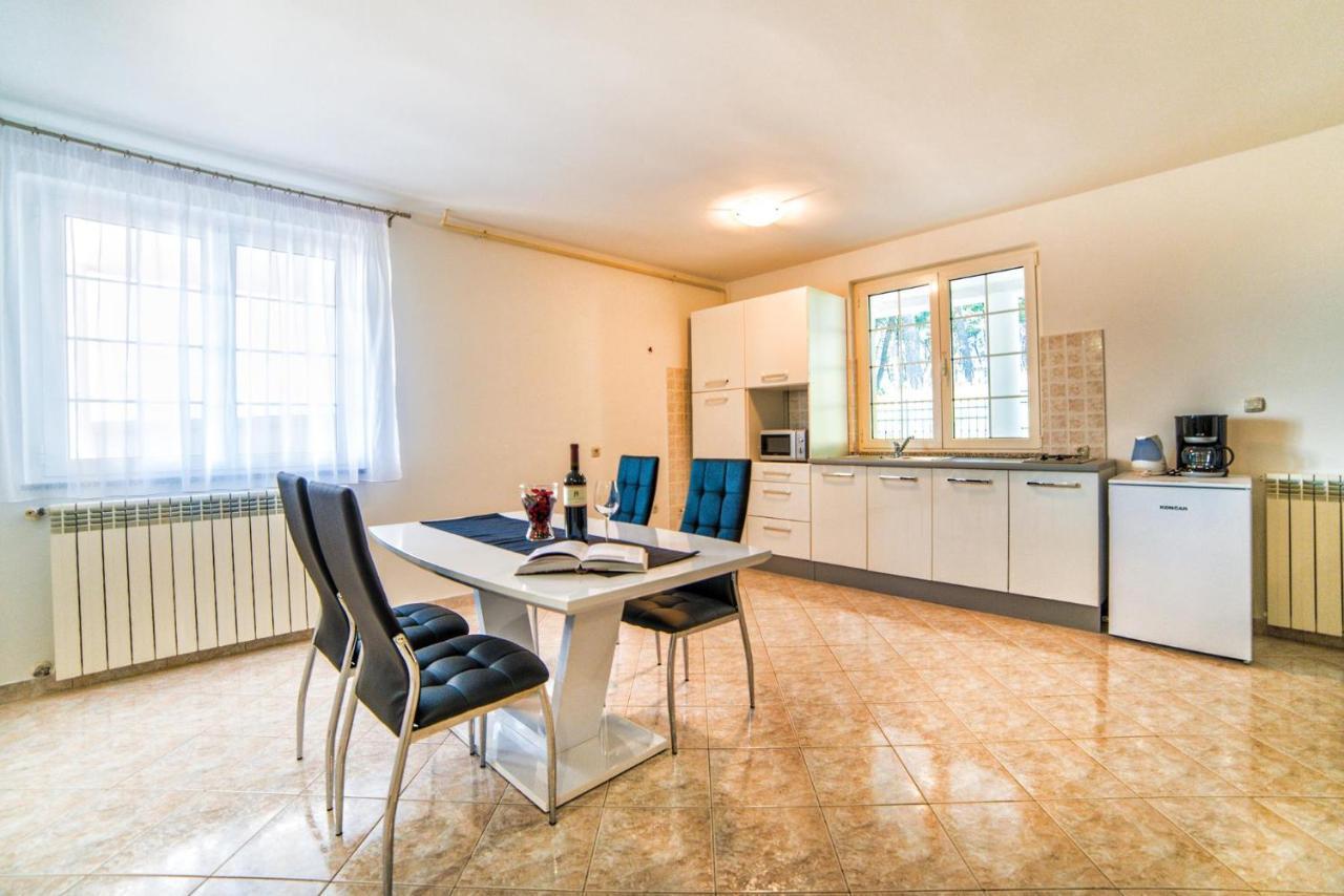 Apartments Ori بولا المظهر الخارجي الصورة