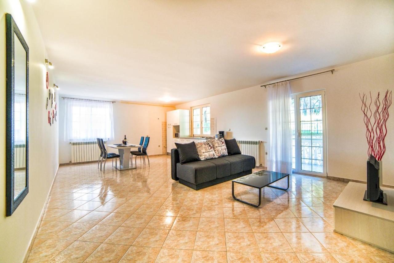 Apartments Ori بولا المظهر الخارجي الصورة