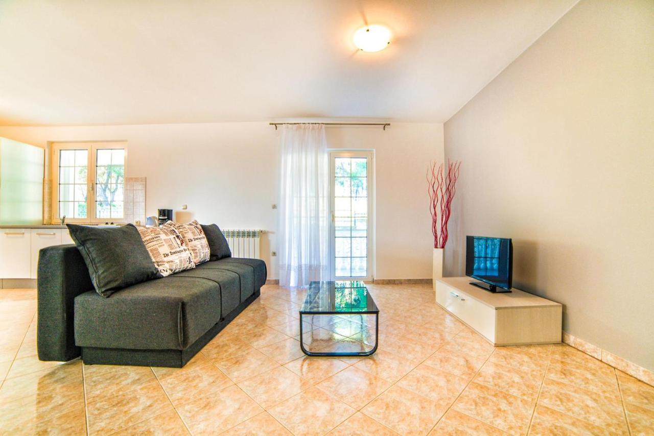 Apartments Ori بولا المظهر الخارجي الصورة