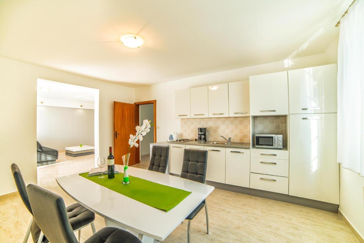 Apartments Ori بولا المظهر الخارجي الصورة