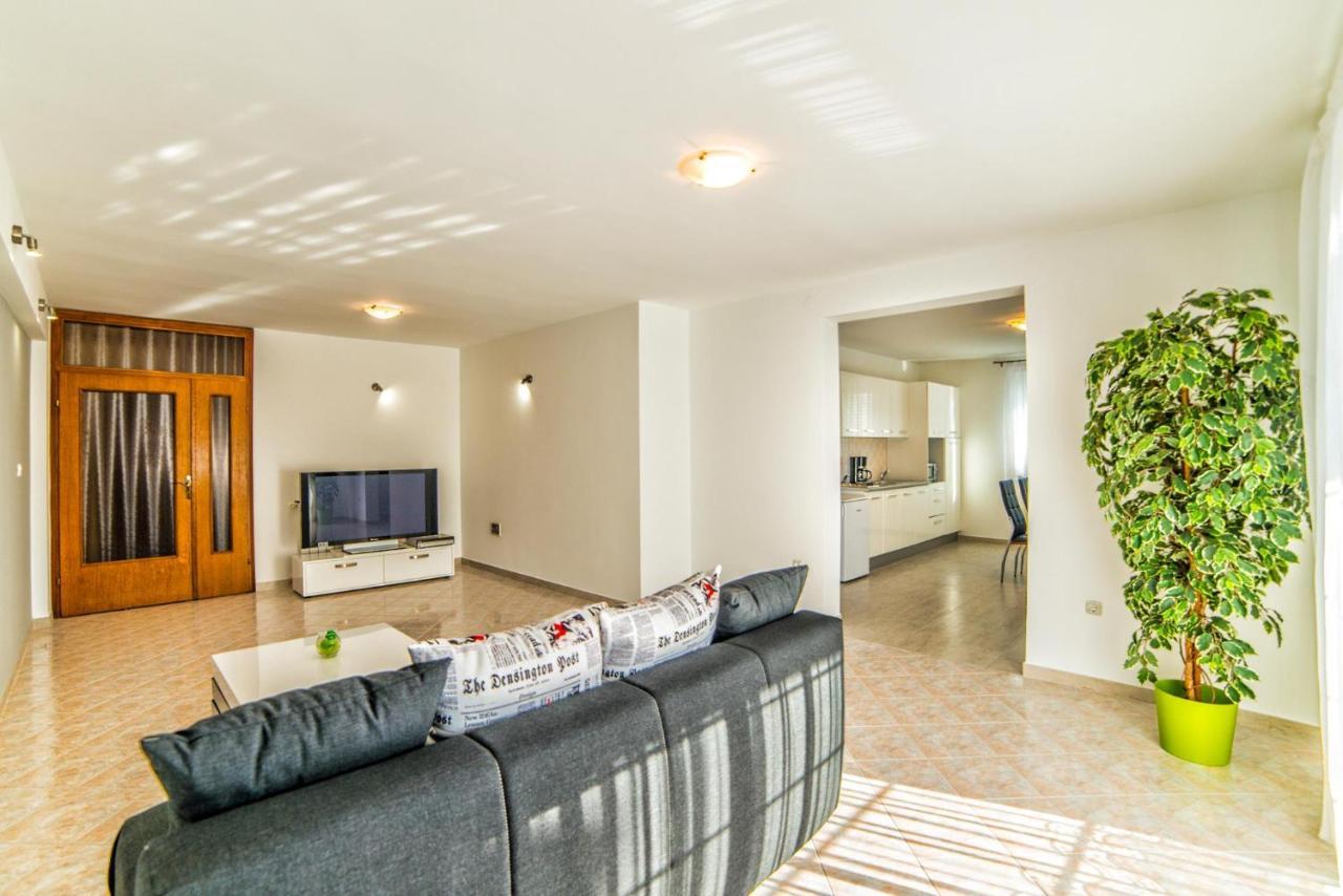 Apartments Ori بولا المظهر الخارجي الصورة