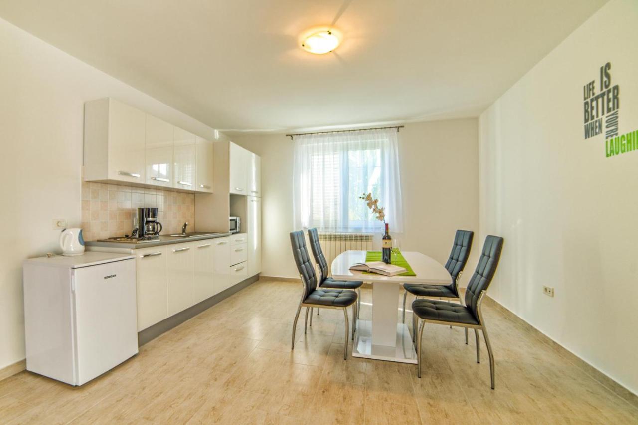 Apartments Ori بولا المظهر الخارجي الصورة