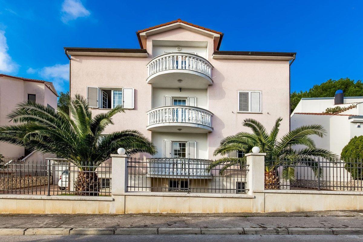 Apartments Ori بولا المظهر الخارجي الصورة