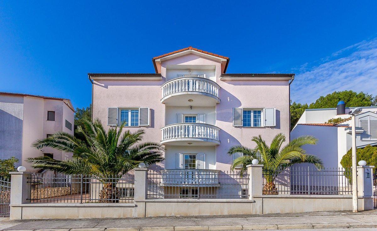 Apartments Ori بولا المظهر الخارجي الصورة